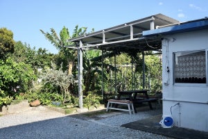 プライベート感満載! Airbnb使って沖縄の西海岸エリアに佇む庭付き一軒家でリゾートステイ