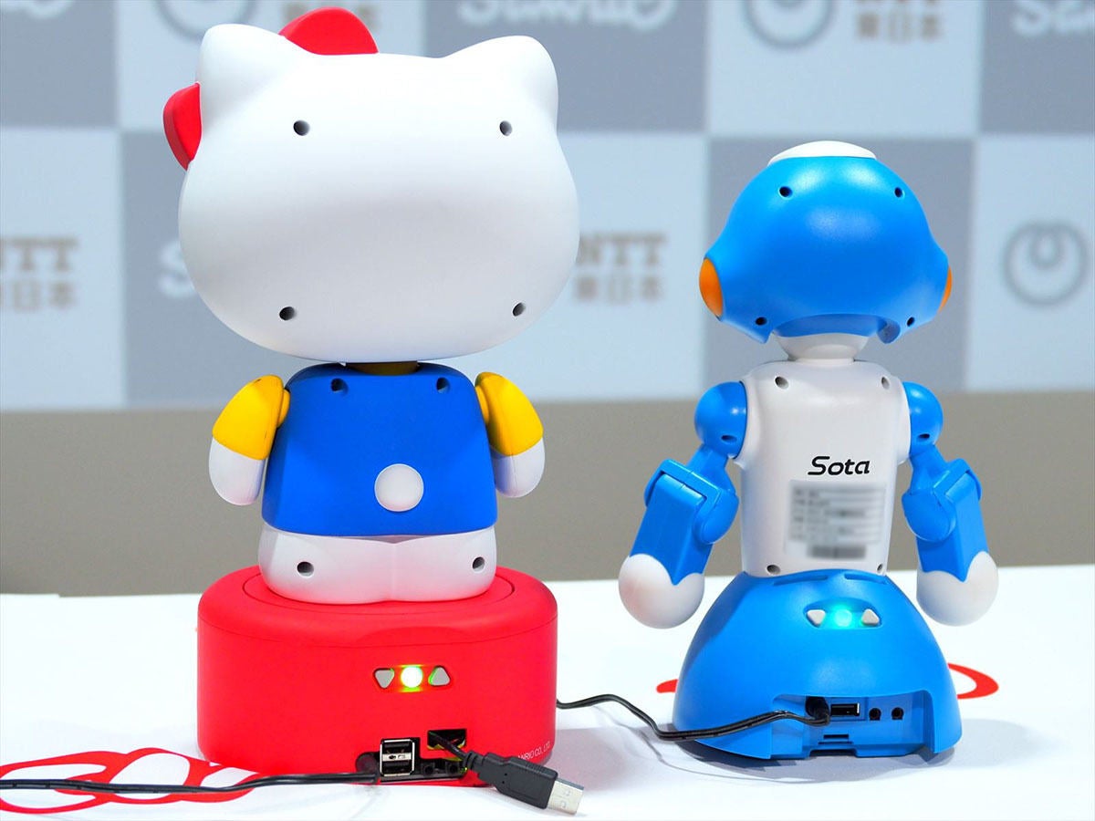 キティちゃんの声が皆を笑顔に。「ハローキティロボット」は家庭にも