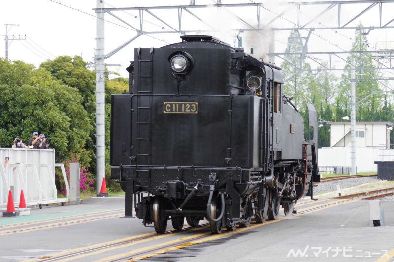 東武鉄道が復元、C11形123号機が試運転 - 運行開始前に3重連披露も