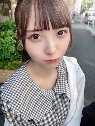 こっちみて アイドル由良ゆらのセルフィに 見ると癒やされる いつ見ても可愛い の声 マイナビニュース