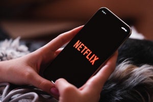 Netflixの同時視聴は何台まで? ベーシックでも可能? やり方や条件も解説