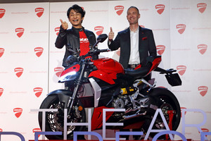 ドゥカティが新型バイクを発表! 片岡愛之助さんが選ぶベスト3とは?