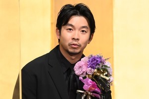 仲野太賀、誇れるものは「人との出会い」 橋田賞授賞式で感謝と決意語る