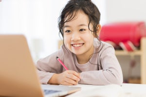 小中学生のパソコン利用率が約9割に、1年で急増 - ドコモ調査