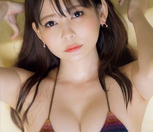 中川翔子、今まで以上に攻めたビキニやランジェリー姿　10年ぶり写真集の未公開カット