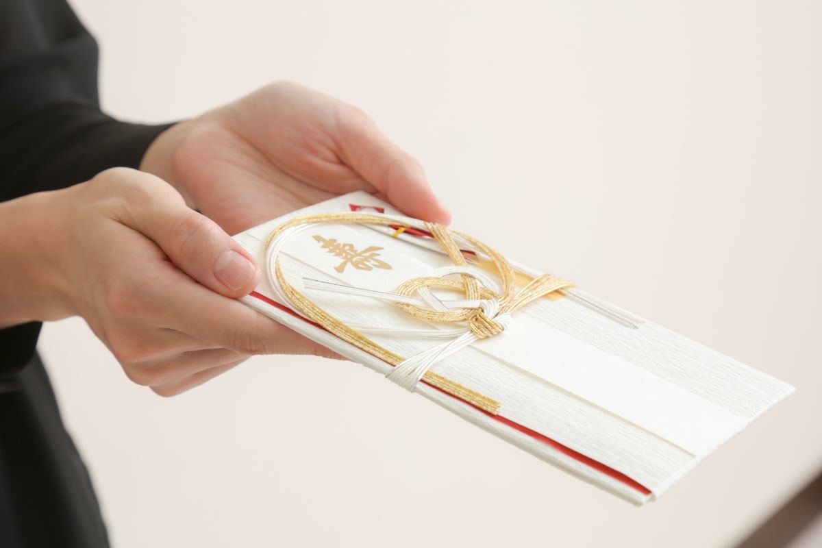短冊タイプは書くスペースが限られているため、複数人で渡すときは注意してください