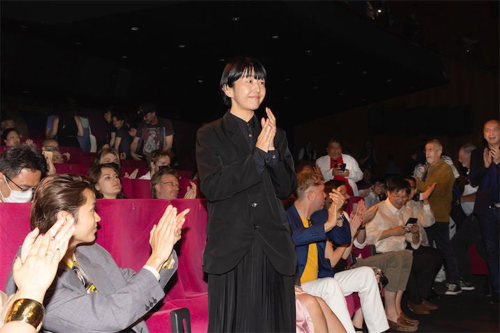 25年ぶり快挙、早川千絵監督『PLAN 75』がカンヌ国際映画祭でカメラドールスペシャル・メンション受賞 | マイナビニュース