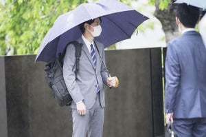 雨がどれくらい降ったら傘をさす? 東京と沖縄で地域差も