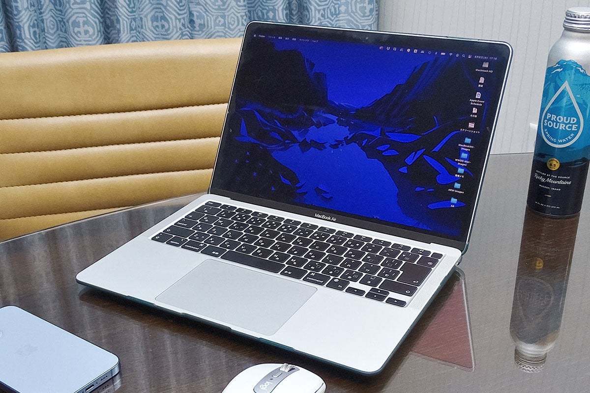 M2搭載「MacBook Air」に触ったM1ユーザー、“すぐに買う”と決めたワケ | マイナビニュース