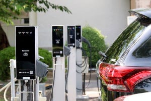 複数の電気自動車を運用する課題を解決、パナソニックのEV充電インフラソリューション「チャージメント」