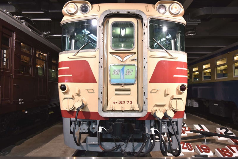 JR東海HC85系デビュー記念、親子で楽しむツアー - キハ82系も見学