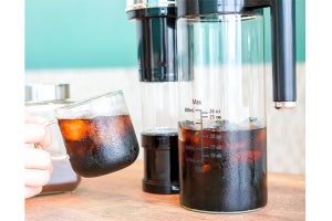 水出しコーヒーを最短15分で抽出するコーヒーメーカー - 便利なボトル付き