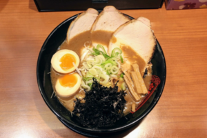 東京駅ラーメンストリートの期間限定イベントに - 金沢の名店が登場、超濃厚ラーメンにやみつき