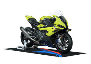 BMW「M 1000 RR」に限定50台のアニバーサリー・モデル登場!