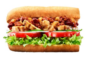 「チリコンカン」×「追いハバネロソース」のサンドイッチが発売