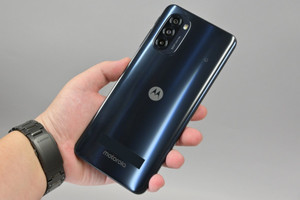 モトローラ、「moto g52j 5G」の指紋センサー無償修理を案内 | マイ