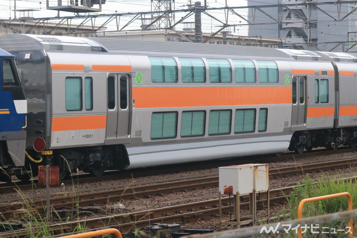 JR東日本の中央快速線グリーン車「サロE233-1」「サロE232-1