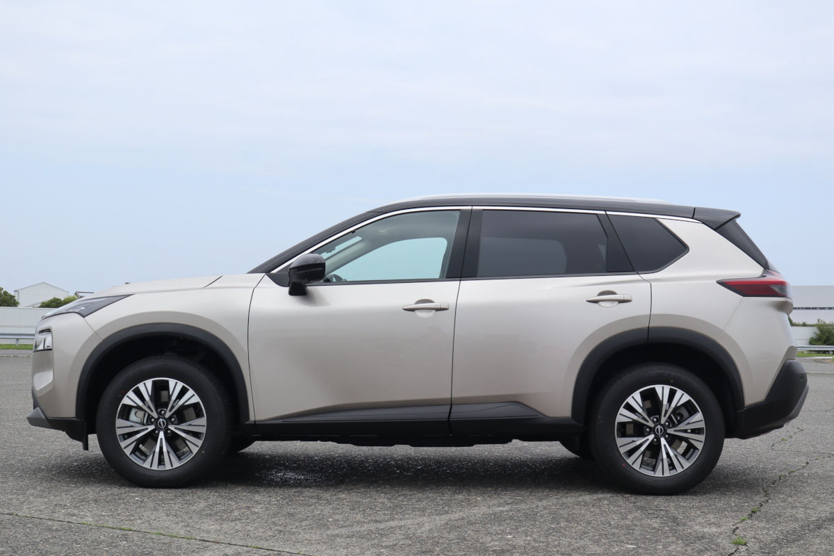 日産の新型「エクストレイル」