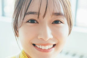 櫻坂46守屋麗奈、いちごを手にキュートな笑顔　1st写真集封入特典を公開