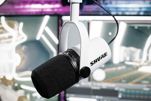 Shure、USB / XLR出力両対応のダイナミックマイク「MV7」に限定ホワイト