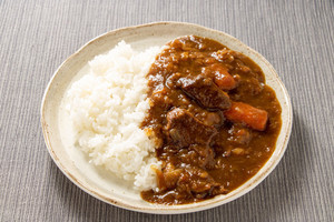 「カレーが好き」は8割 - 食べる頻度はどれくらい?