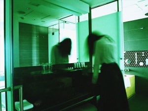 ホテルニューオータニ東京で"肝試し"!? 謎解き宿泊プラン「少女の幽霊の謎」販売