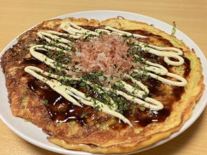 【やみつき】キャベツと卵だけ! 簡単お好み焼き風レシピが話題に! - 「あしたの夕飯に決定!」「チーズを入れても美味しい」