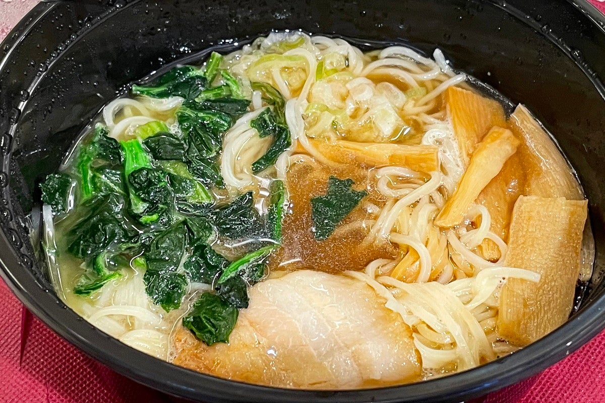 実食 90秒で熱々が完成 ネットで噂の ラーメン自販機 が激ウマだった件 マピオンニュース