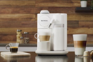 ネスプレッソ、ワンプッシュ操作で9種のメニューを楽しめるコーヒーマシン 