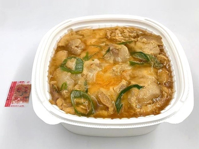 「桜姫鶏肉の特製親子丼」(496円)