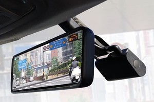 ドラレコにもなる2カメラ式の車載デジタルインナーミラー