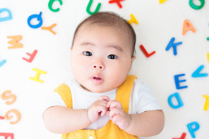 「子どもの英語教室」習い始めた平均年齢は?