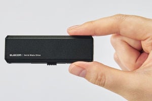 USB Type-AとType-Cコネクタを両搭載、16gの軽量スティック型SSD