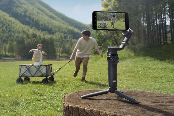 DJIのスマホジンバル「Osmo Mobile 6」、操作性向上&クイック起動で