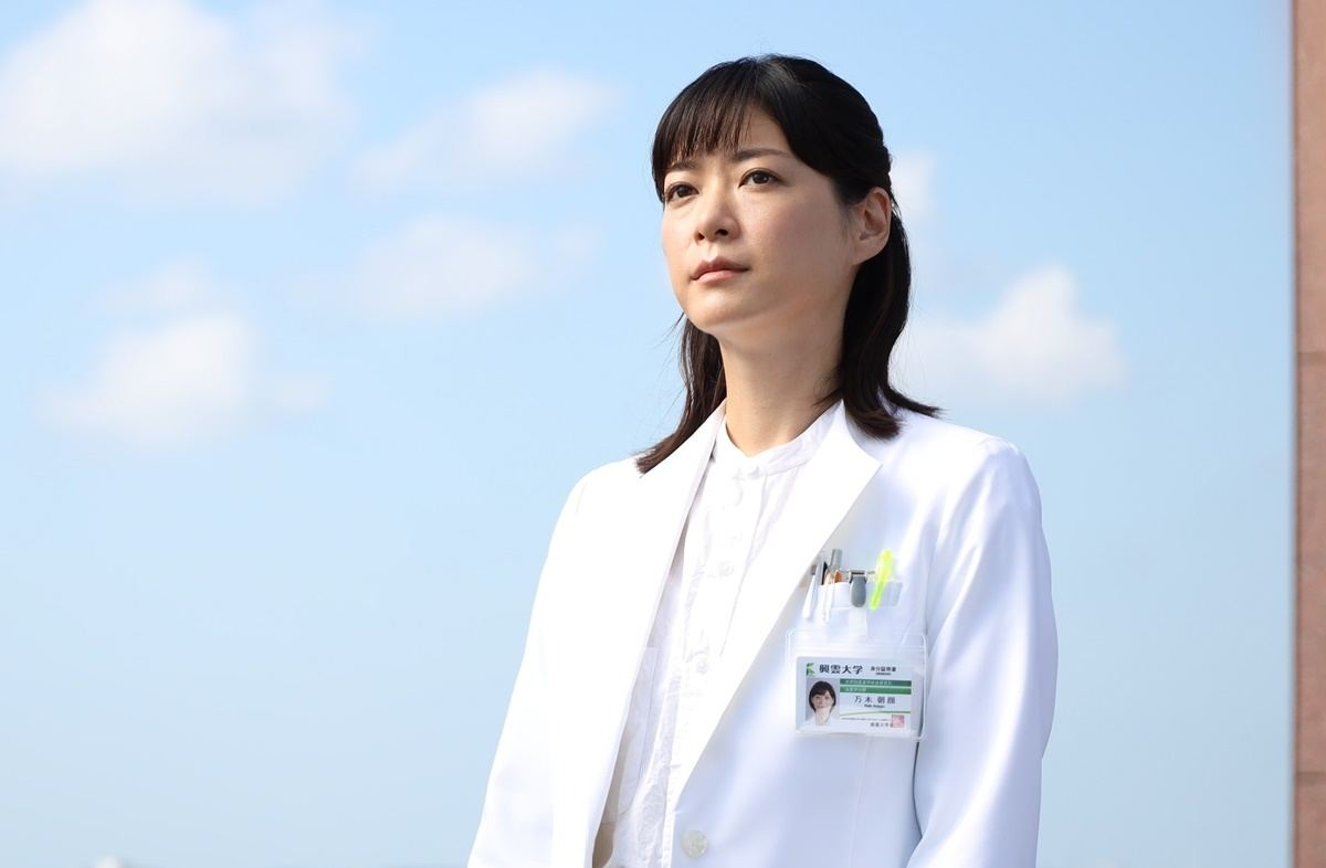 『監察医 朝顔2022スペシャル』に主演する上野樹里　(C)フジテレビ