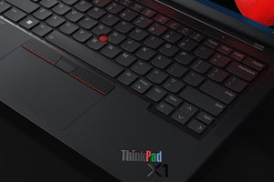 ThinkPad X1 Carbon Gen 10に30周年記念モデルが登場 - ロゴがRGBカラー