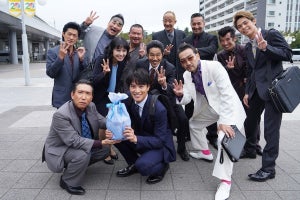 鈴木伸之『ファーストペンギン!』で30歳の誕生日祝い「ステップアップできるように」