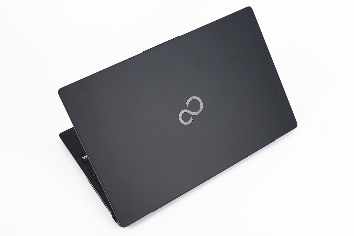 富士通の超軽量ノートPC「LIFEBOOK UH-X/G2」レビュー - 600g台なのに 富士通の超軽量ノートPC「LIFEBOOK UH-X/G2」レビュー - 600g台なのに