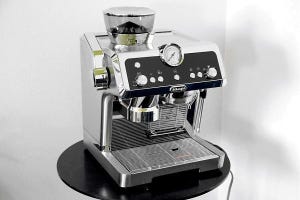 デロンギのコーヒーマシン「EC9355J-M」レビュー、半自動マシンならではのコーヒーを淹れる楽しさ