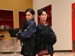 仮面ライダーギーツ×リバイス映画は「シームレス2部作構成」でヒーローが躍動