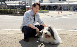 “笑顔嫌い”上田竜也、犬との2ショット写真で満面の笑み「めちゃくちゃ貴重」