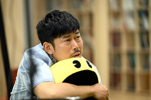 岡野陽一、人気YouTuber役で『アトムの童』にゲスト出演! 松下洸平と会話も