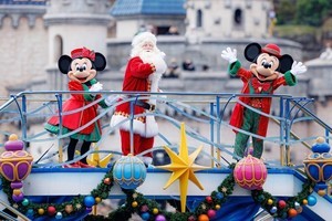 ミッキーたちが“トナカイダンス”披露! TDS「ディズニー・クリスマス・グリーティング」