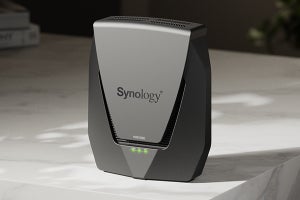 Synology、アンテナ内蔵のメッシュWi-Fi対応ルーター「WRX560」
