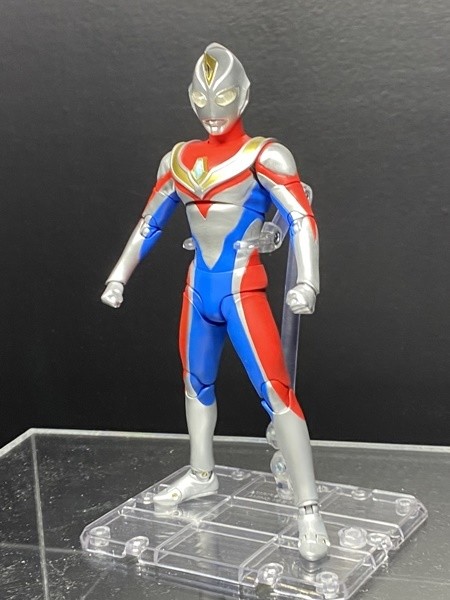 4個 S.H.フィギュアーツ（真骨彫製法） ウルトラマンダイナ