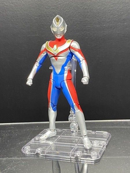 S.H.フィギュアーツ(真骨彫製法) ウルトラマンダイナ フラッシュ