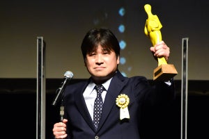 佐藤二朗、俳優生活22年で初の映画賞に喜び「11月26日、"いい二朗の日”」