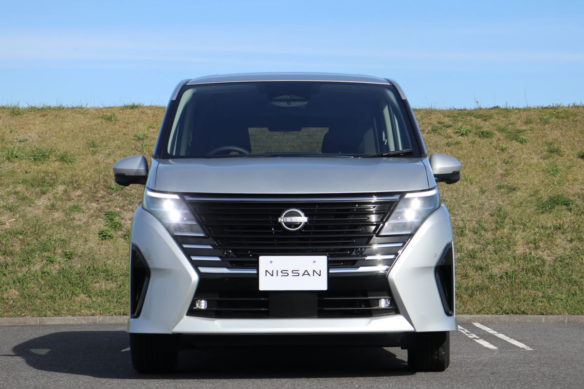 日産の新型「セレナ」