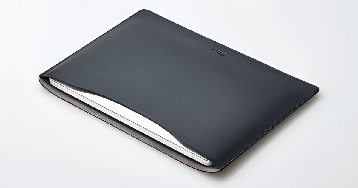 MacBookをソフトレザー素材＆スリム設計で守るスリーブケース、3サイズ展開 | マイナビニュース