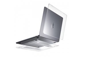 MacBook Air（M2、2022）のデザインを損なわない薄型クリアハードシェルカバー